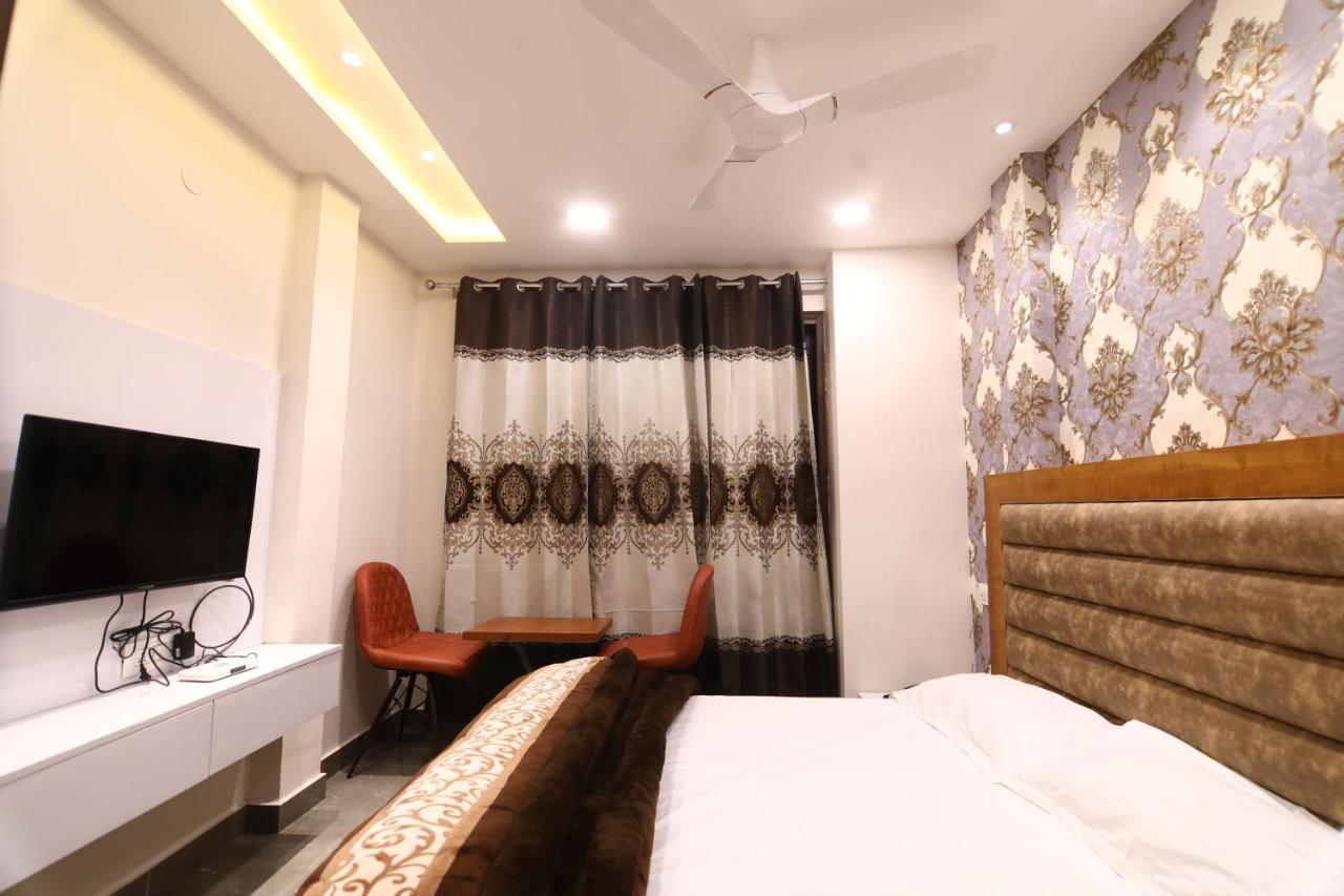 Ovel Hotel Ludhiana Esterno foto
